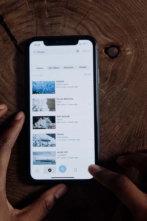 looking-for-videos-on-a-smartphone