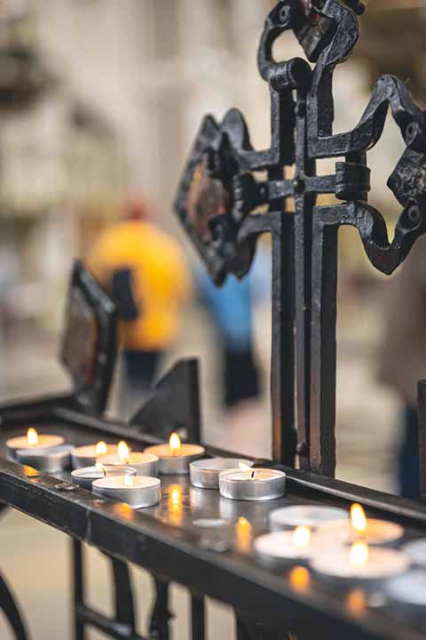 lots-small-candles-catholic-church